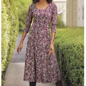 Scoopneck burgundy print dress